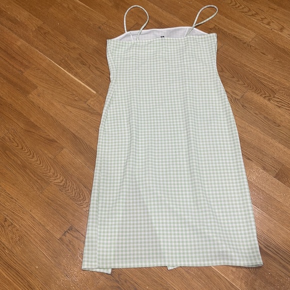 Beautiful sexy midi dress with a slit and spaghetti straps - Picture 4 of 4